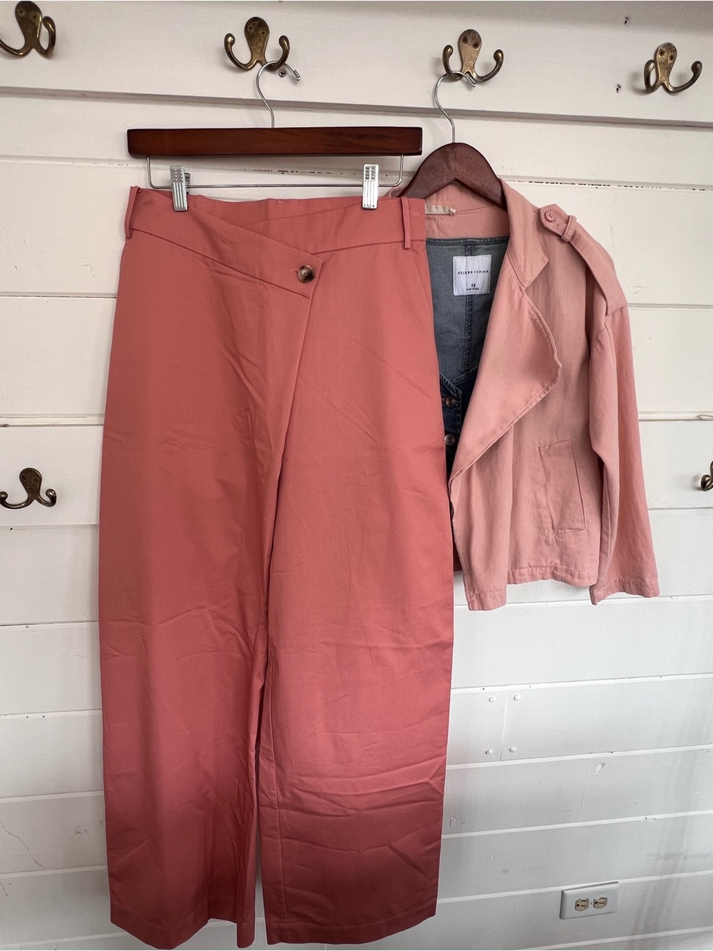 Lattelier Salmon Pink Wide Leg Pants. Size Small. NWT.